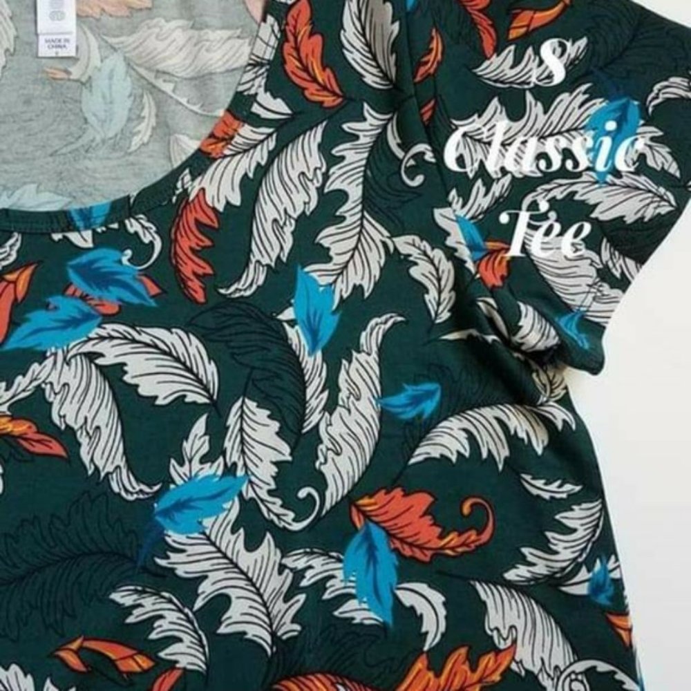LuLaRoe Classic T Feather Print  Small